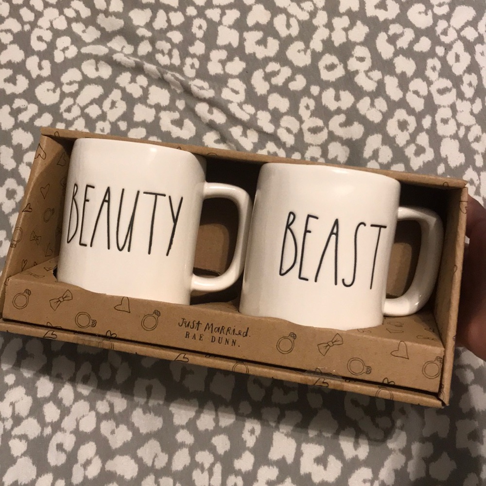 Rae Dunn mugs